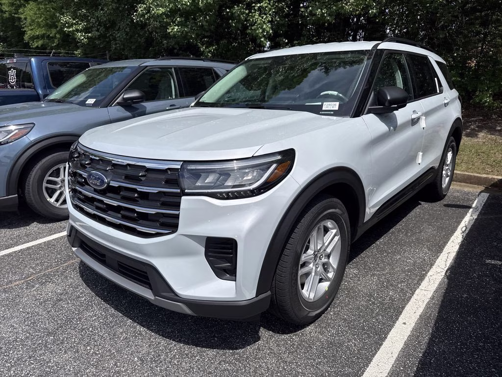 2026 Space White Metallic Ford Explorer Active RWD SUV
