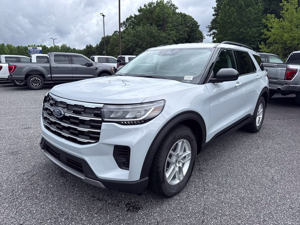 2026 Space White Metallic Ford Explorer Active RWD SUV