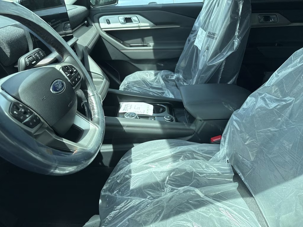 2026 Space White Metallic Ford Explorer Active RWD SUV