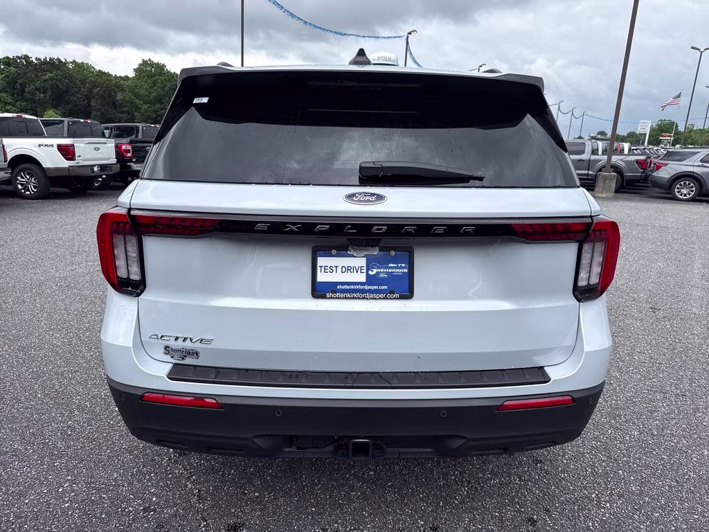 2026 Space White Metallic Ford Explorer Active RWD SUV