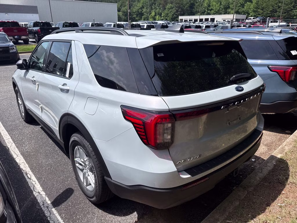 2026 Space White Metallic Ford Explorer Active RWD SUV