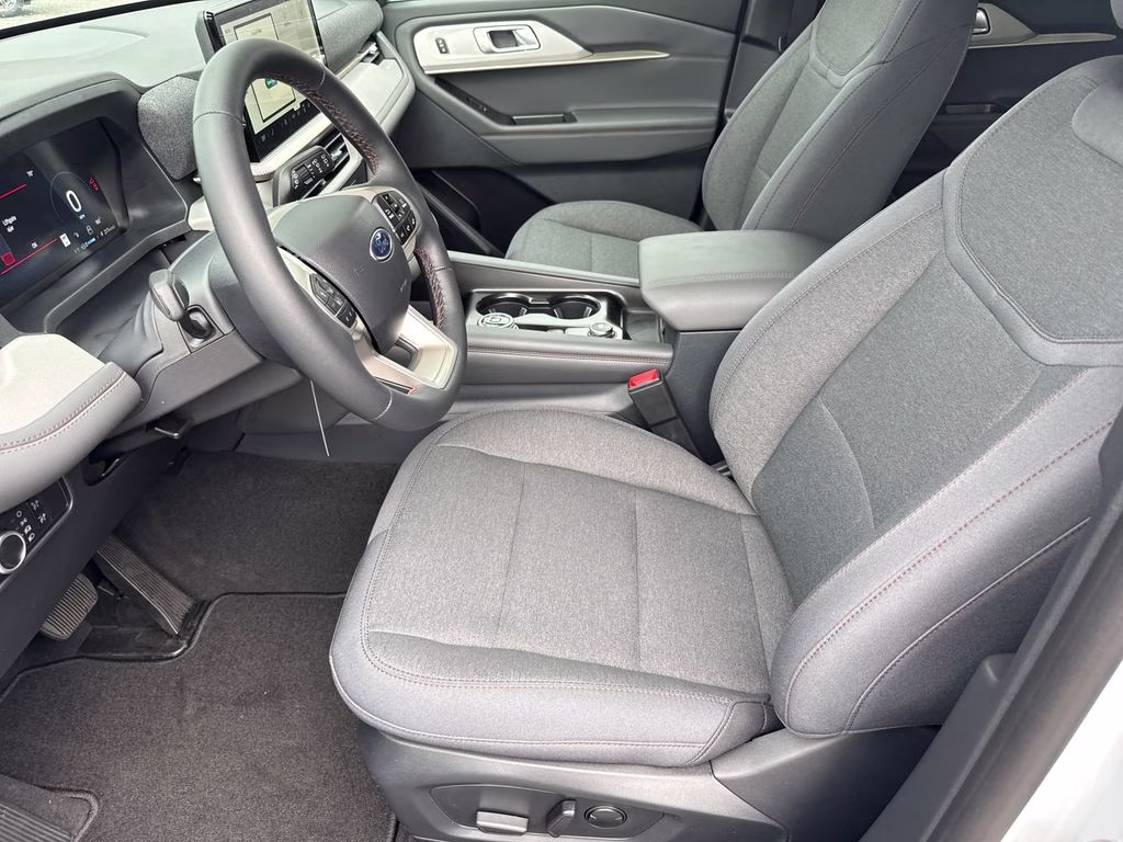 2026 Space White Metallic Ford Explorer Active RWD SUV