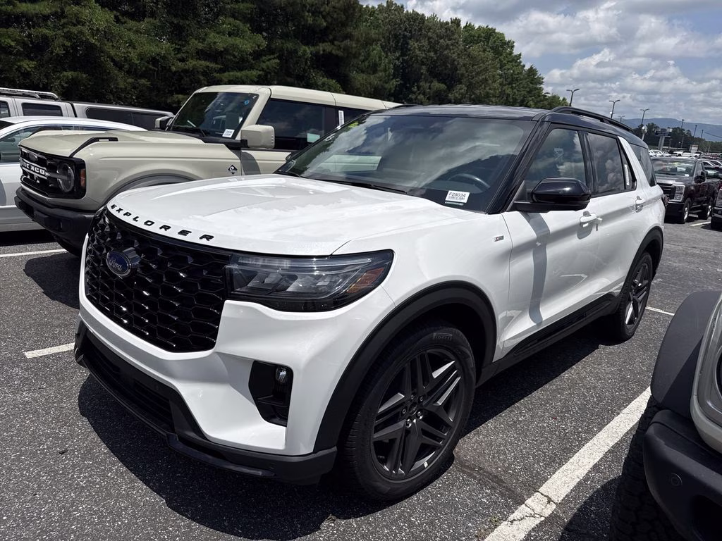 2026 White Metallic Ford Explorer ST-Line RWD SUV