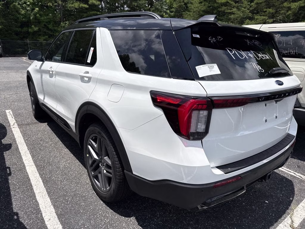 2026 White Metallic Ford Explorer ST-Line RWD SUV
