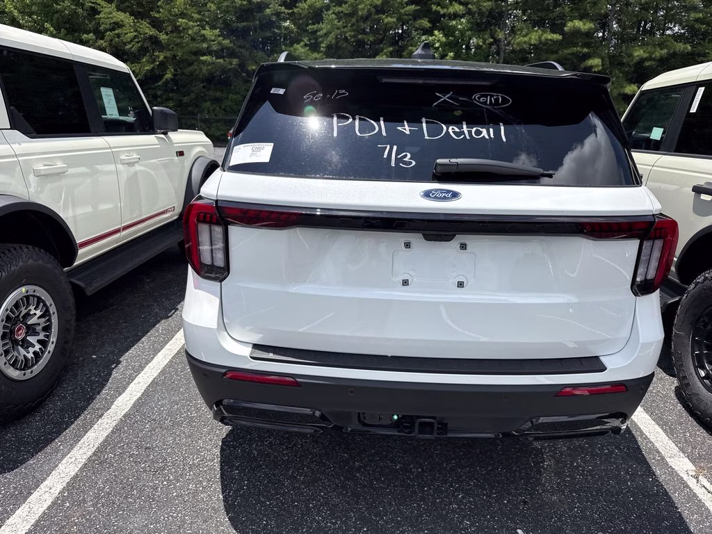 2026 White Metallic Ford Explorer ST-Line RWD SUV
