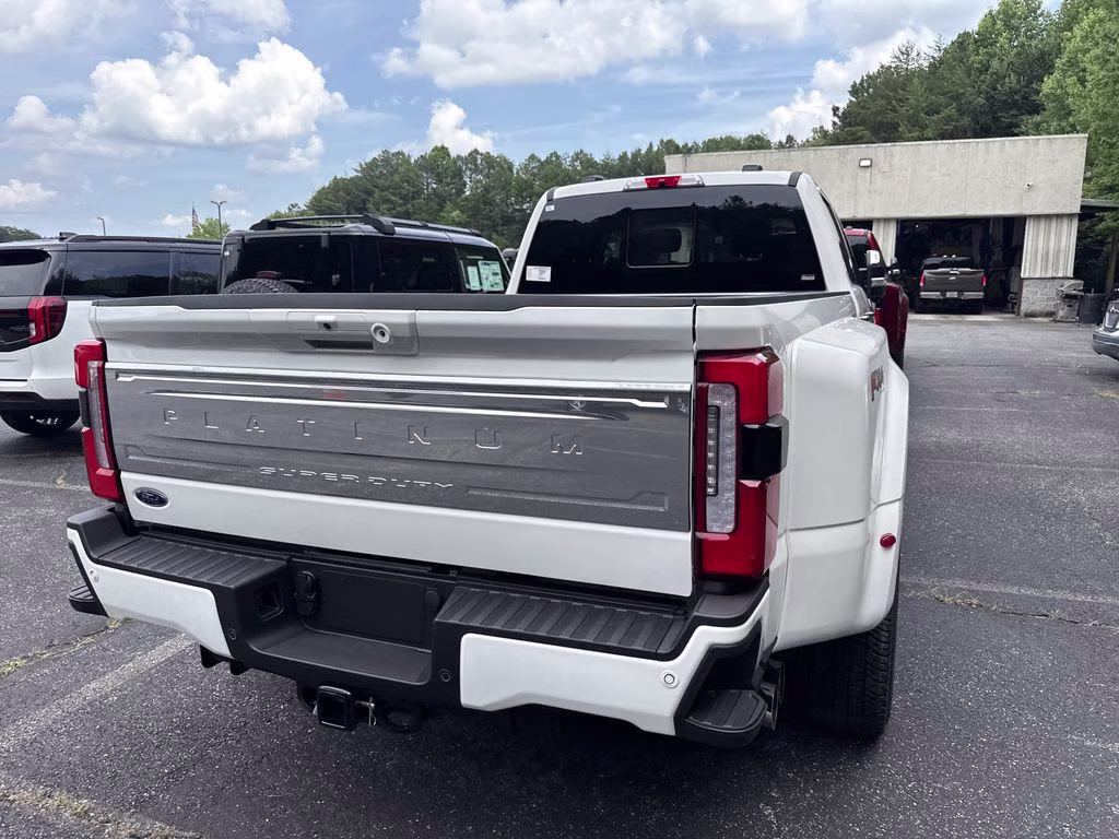 2026 White Ford Super Duty F-350 DRW 4X4 Truck