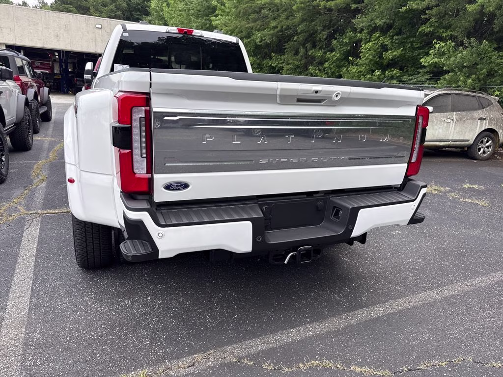 2026 White Ford Super Duty F-350 DRW 4X4 Truck