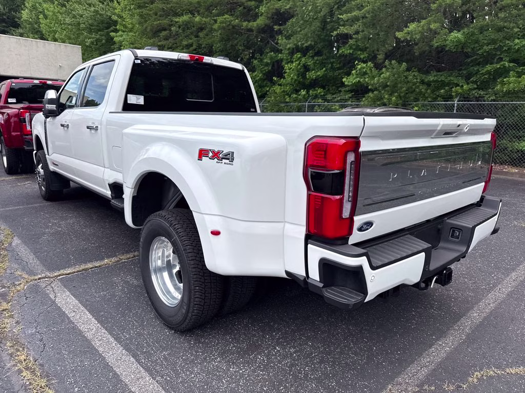 2026 White Ford Super Duty F-350 DRW 4X4 Truck
