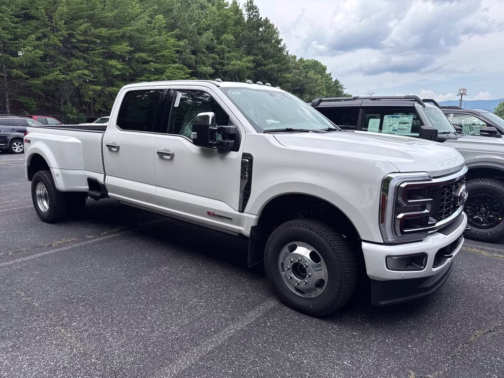 2026 White Ford Super Duty F-350 DRW 4X4 Truck