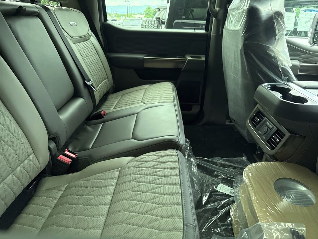 2026 White Ford Super Duty F-350 DRW 4X4 Truck