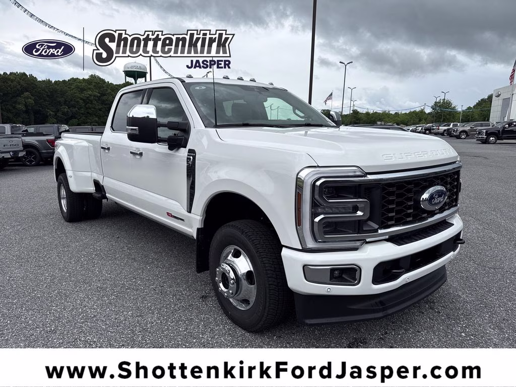 2026 White Ford Super Duty F-350 DRW Lariat 4X4 Truck