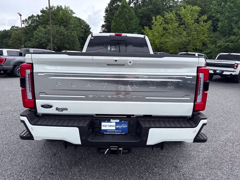 2026 White Ford Super Duty F-350 DRW Lariat 4X4 Truck