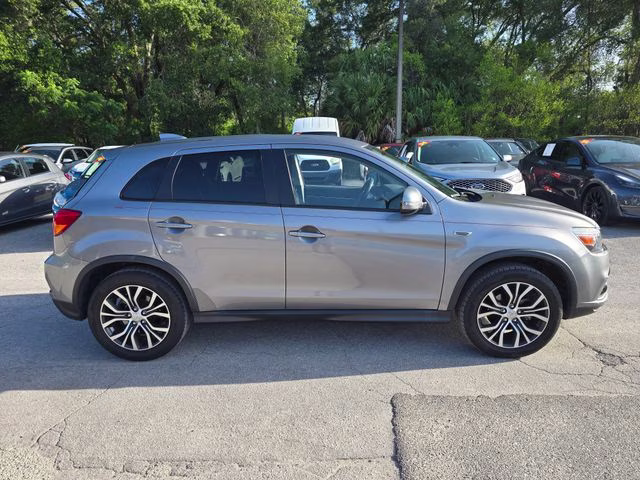 2018 Mercury Gray Metallic Mitsubishi Outlander Sport 2.0 ES FWD SUV
