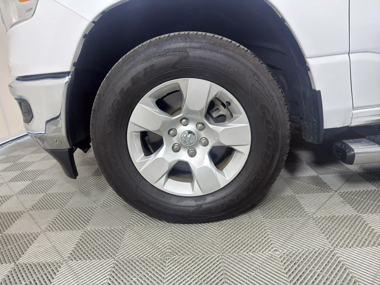 2024 Bright White Clearcoat Ram 1500 Big Horn 4X4 Truck
