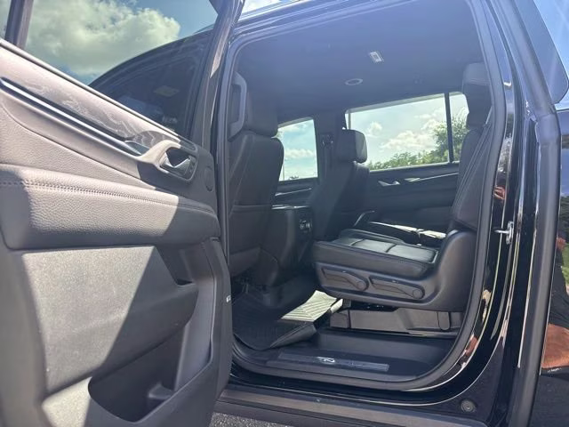 2022 Onyx Black GMC Yukon XL Denali RWD SUV