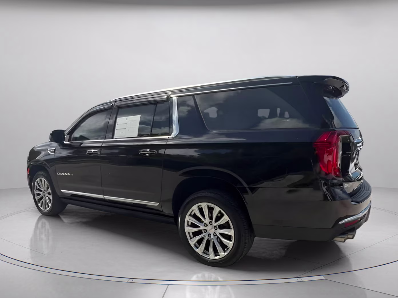 2022 Onyx Black GMC Yukon XL Denali RWD SUV