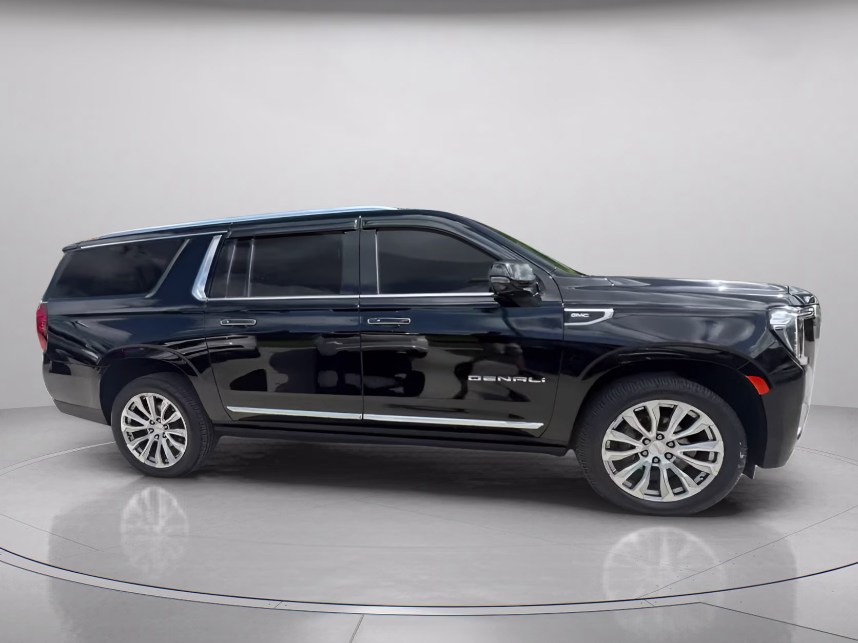 2022 Onyx Black GMC Yukon XL Denali RWD SUV
