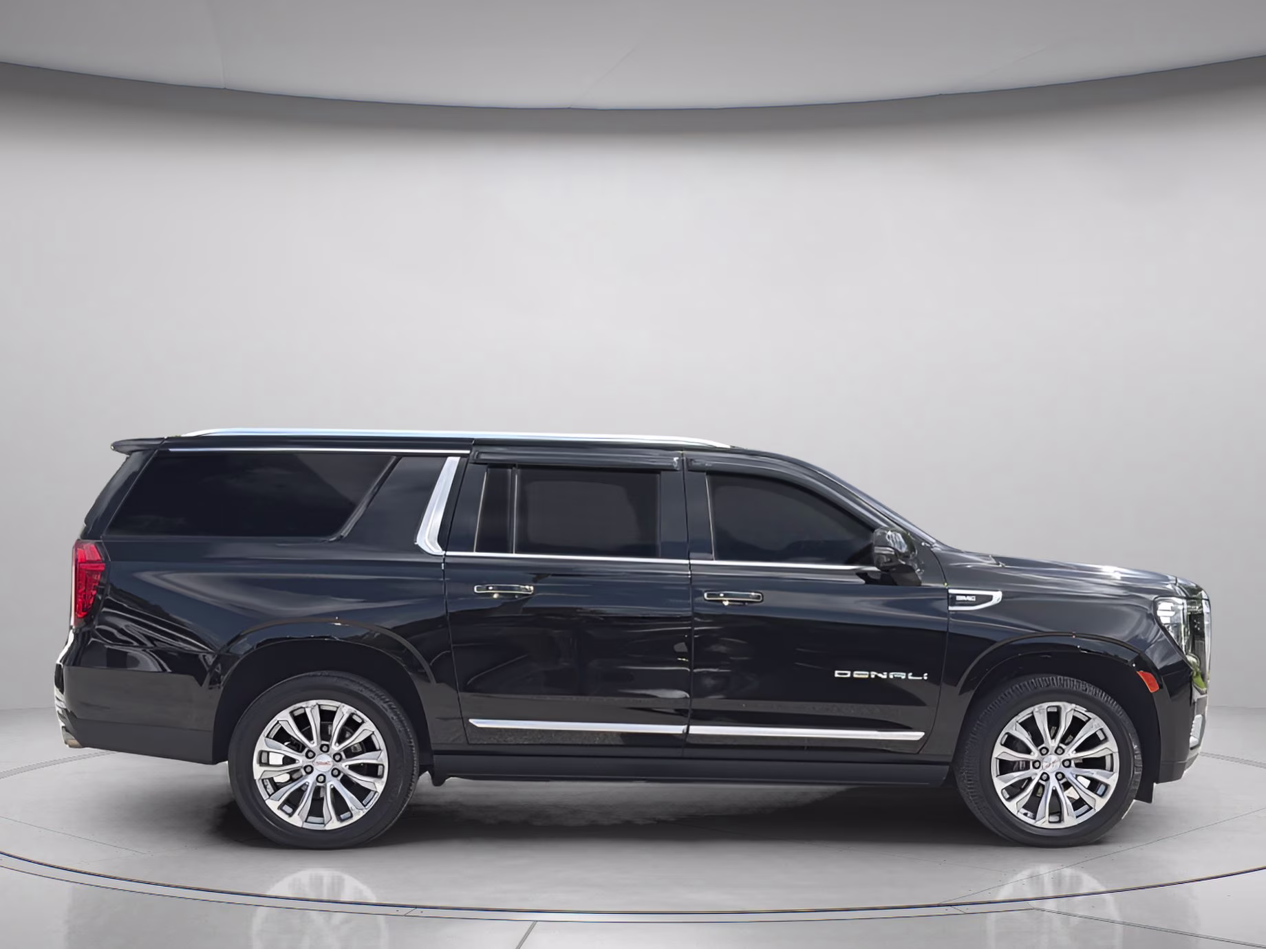 2022 Onyx Black GMC Yukon XL Denali RWD SUV