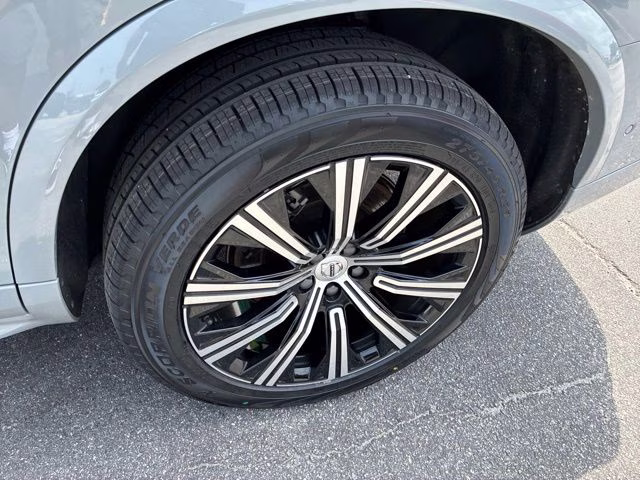 2025 Gray Metallic Volvo XC90 B6 Plus 7-Seater AWD SUV