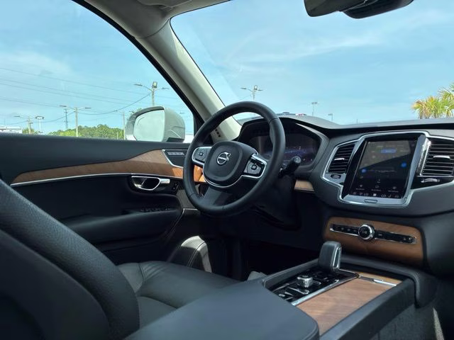 2025 Gray Metallic Volvo XC90 B6 Plus 7-Seater AWD SUV