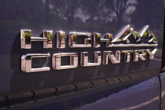 2025 Lakeshore Blue Metallic Chevrolet Silverado 2500HD High Country 4X4 Truck