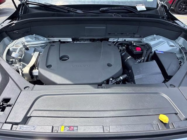2025 Gray Metallic Volvo XC90 B6 Plus 7-Seater AWD SUV