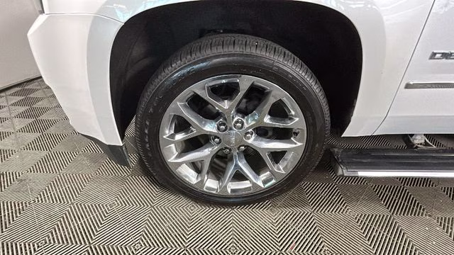 2019 White Frost Tricoat GMC Yukon Denali 4X4 SUV