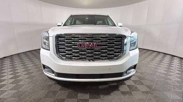 2019 White Frost Tricoat GMC Yukon Denali 4X4 SUV