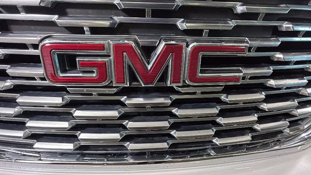 2019 White Frost Tricoat GMC Yukon Denali 4X4 SUV