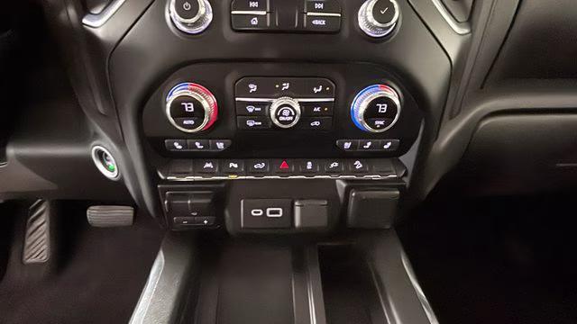 2022 Summit White GMC Sierra 1500 Limited AT4 4X4 Truck