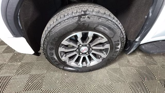 2022 Summit White GMC Sierra 1500 Limited AT4 4X4 Truck