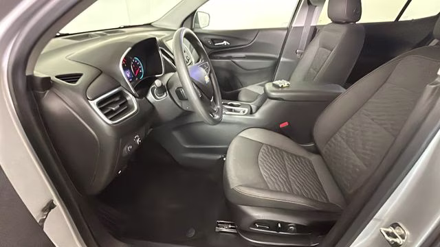 2019 Silver Ice Metallic Chevrolet Equinox LT FWD SUV