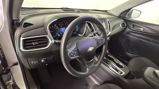 2019 Silver Ice Metallic Chevrolet Equinox LT FWD SUV