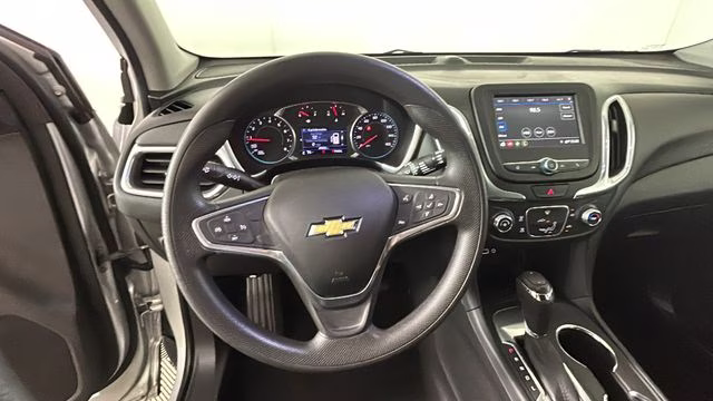 2019 Silver Ice Metallic Chevrolet Equinox LT FWD SUV