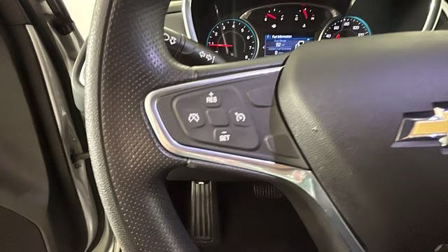 2019 Silver Ice Metallic Chevrolet Equinox LT FWD SUV
