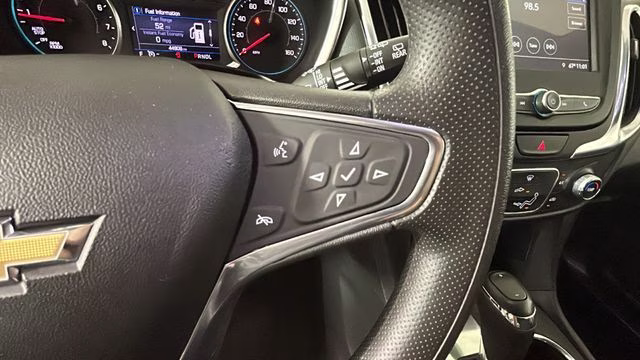 2019 Silver Ice Metallic Chevrolet Equinox LT FWD SUV
