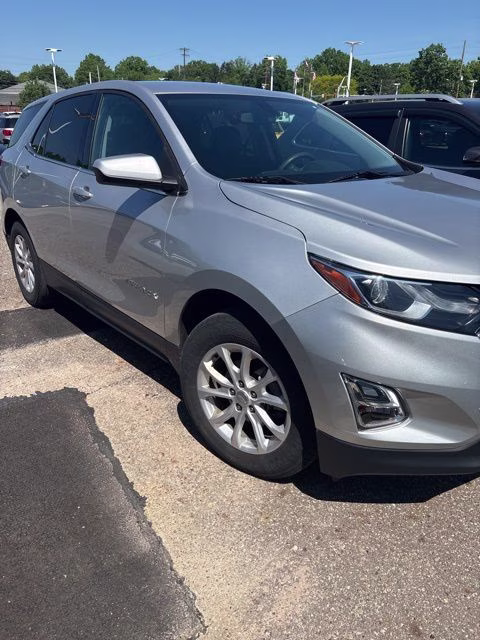 2019 Silver Ice Metallic Chevrolet Equinox LT FWD SUV