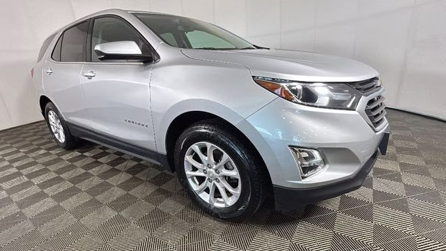 2019 Silver Ice Metallic Chevrolet Equinox LT FWD SUV