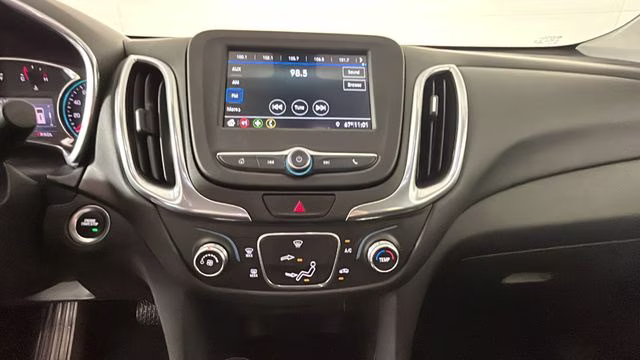 2019 Silver Ice Metallic Chevrolet Equinox LT FWD SUV