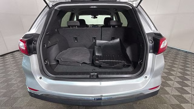2019 Silver Ice Metallic Chevrolet Equinox LT FWD SUV