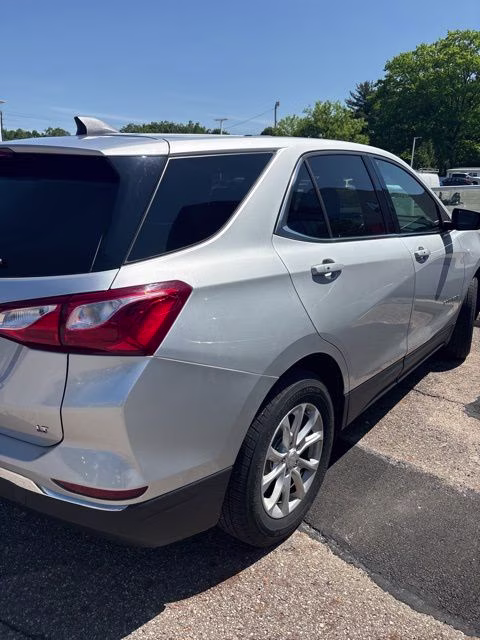 2019 Silver Ice Metallic Chevrolet Equinox LT FWD SUV