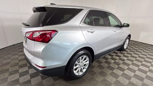 2019 Silver Ice Metallic Chevrolet Equinox LT FWD SUV