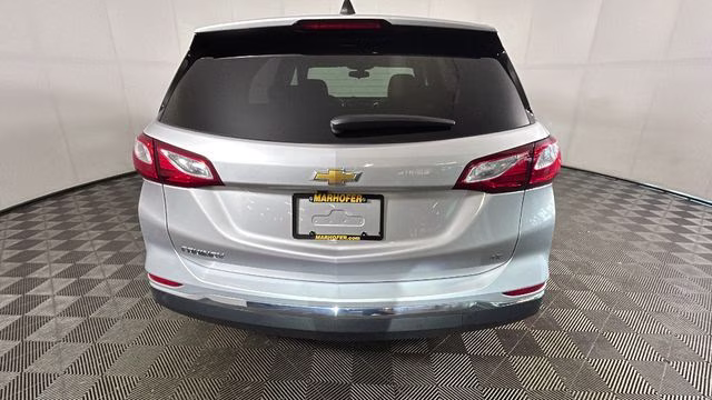 2019 Silver Ice Metallic Chevrolet Equinox LT FWD SUV