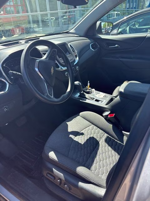 2019 Silver Ice Metallic Chevrolet Equinox LT FWD SUV