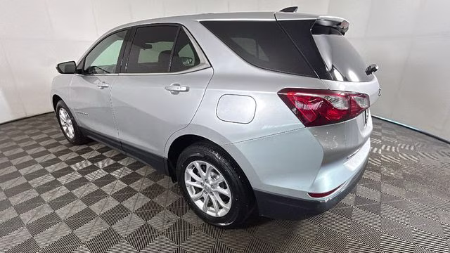 2019 Silver Ice Metallic Chevrolet Equinox LT FWD SUV