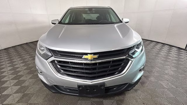 2019 Silver Ice Metallic Chevrolet Equinox LT FWD SUV