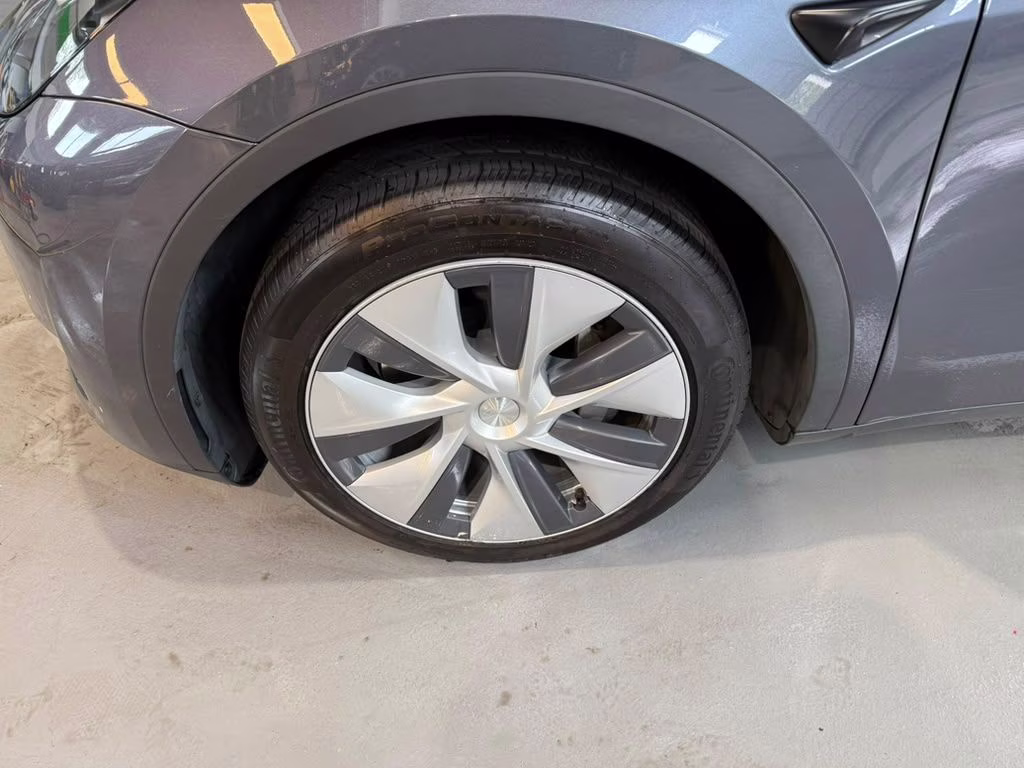 2023 Midnight Silver Metallic Tesla Model Y Long Range AWD SUV