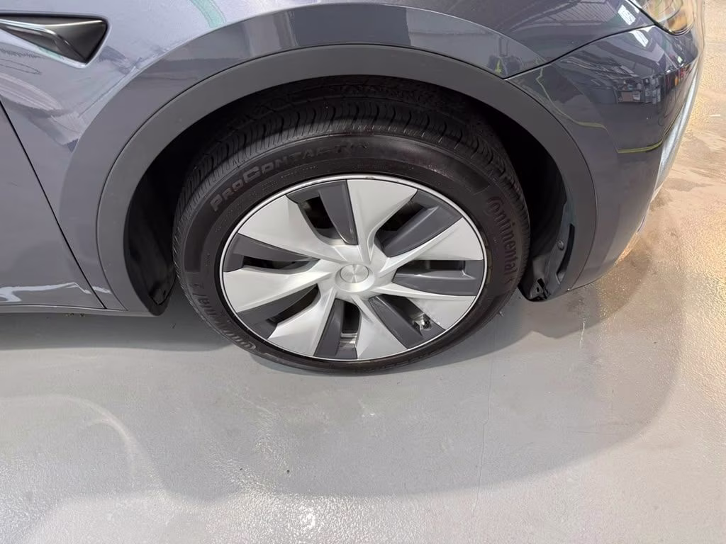 2023 Midnight Silver Metallic Tesla Model Y Long Range AWD SUV