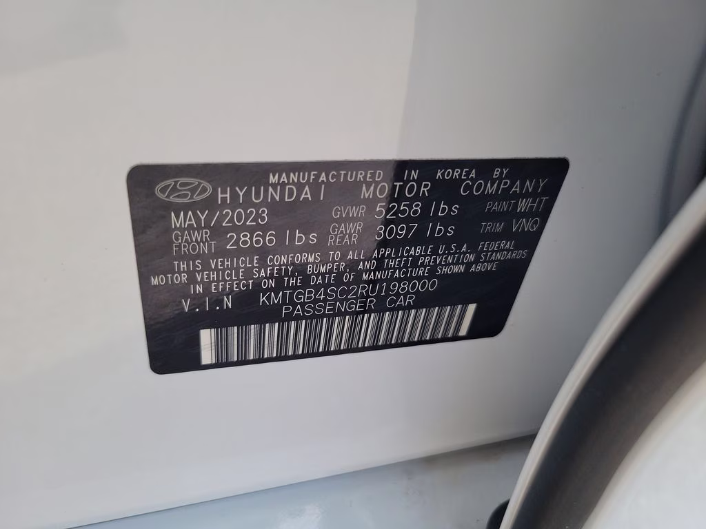 2024 Alta White Genesis G80 2.5T Advanced AWD Sedan
