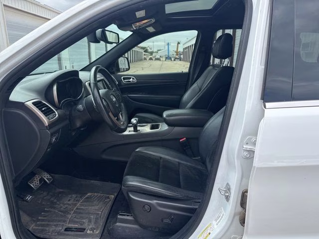 2015 White Jeep Grand Cherokee Altitude 4X4 SUV